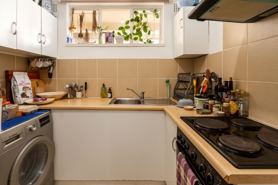 To Let 1 Bedroom Property for Rent in Sea Point Western Cape